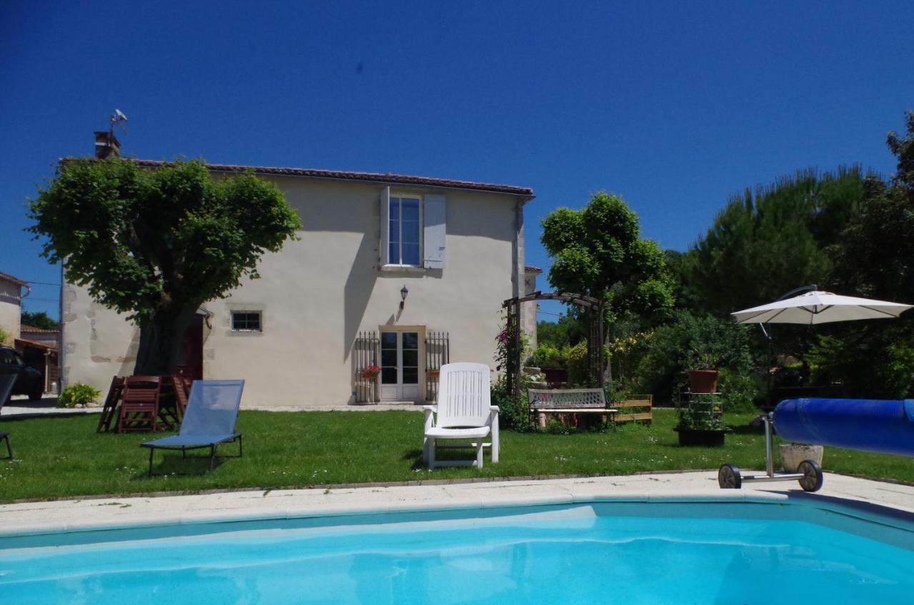 Maison D'Hotes Le Cadran Solaire Courcelles  Exterior photo