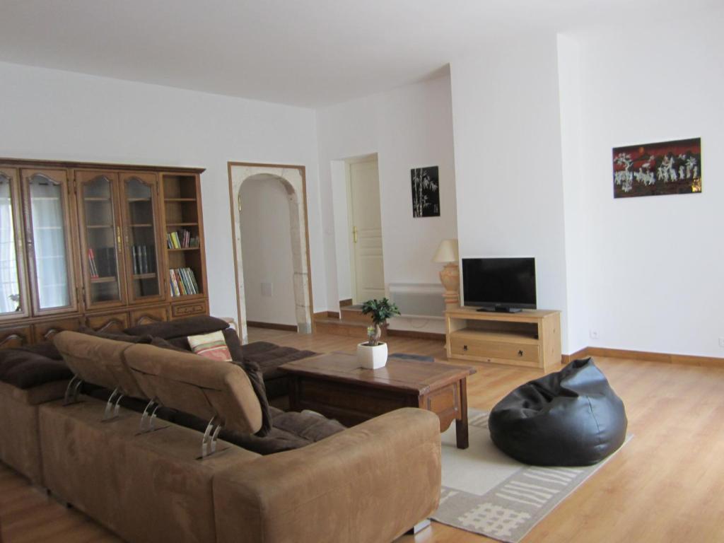Maison D'Hotes Le Cadran Solaire Courcelles  Exterior photo